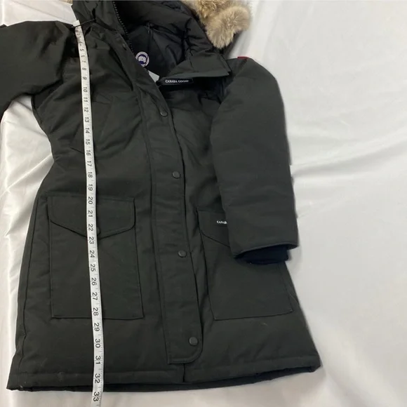 Women's Black Cananda Goose Parka Coat - Picture 6 of 8